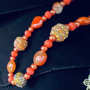 COLORFUL LARGE BEADED NECKLACE